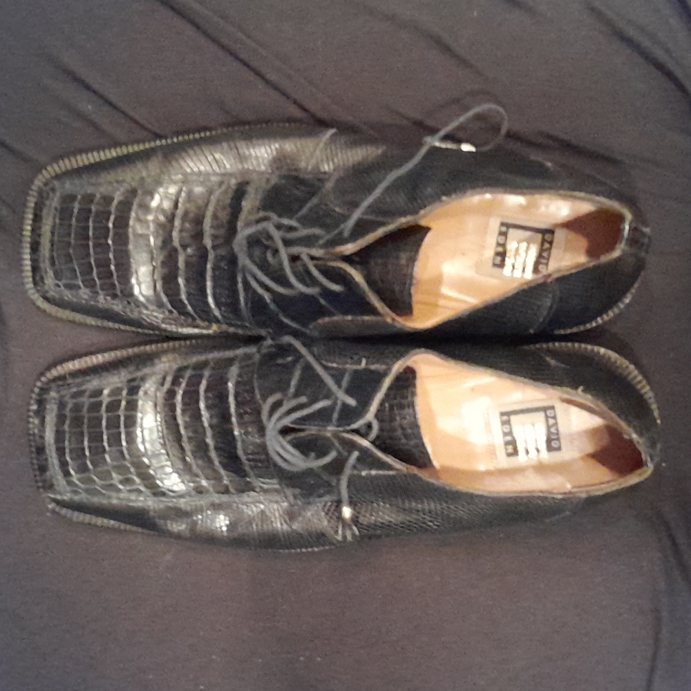 Used navy blue lizard mens shoes